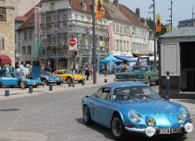 les-alpines-a110-berlinettes-ont-anime-le-centre-ville-samedi-apres-midi-photo-progres-gilles-huybrechts-1687020005